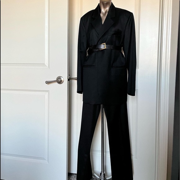 LVIR Suit. Size Medium - Picture 1 of 6